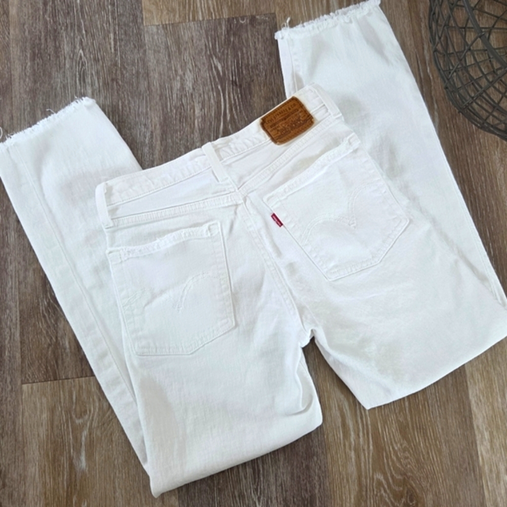 Levi's Premium Women's Wedgie Straight Leg Button Fly Denim Jean's White Frayed - Picture 4 of 16